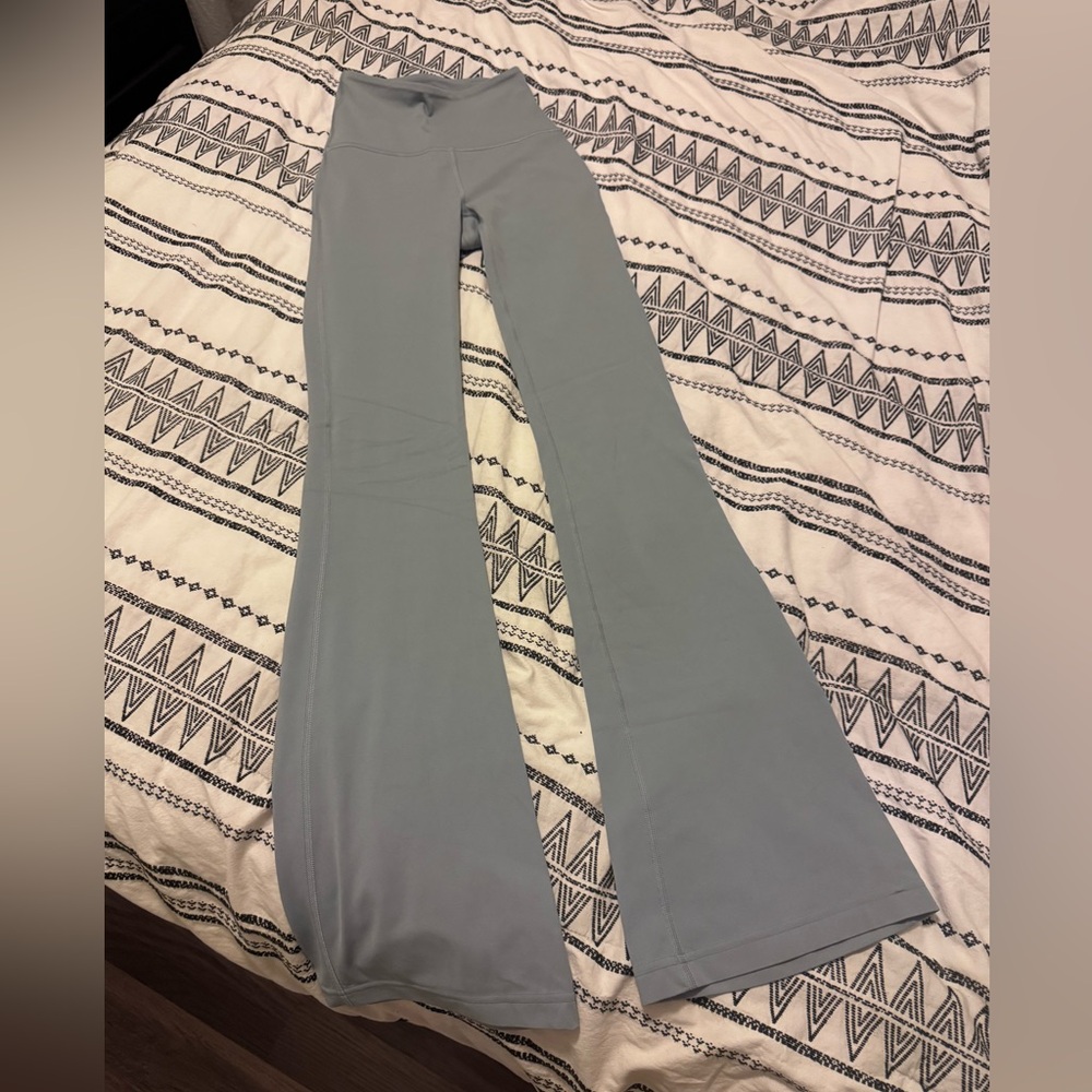 Lululemon Groove SHR Flare Pant